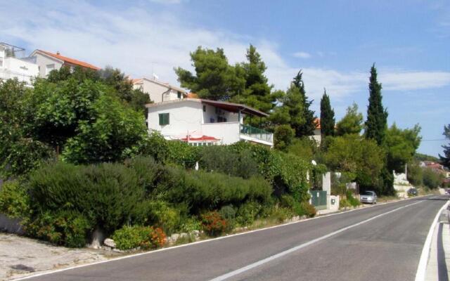 Apartment Kira - 20m from beach