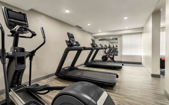 Hampton Inn Kansas City-Airport