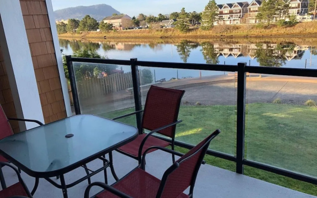 Riverview Retreat