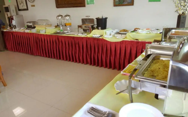 Sky Hotel Hlaing Thar Yar Yangon