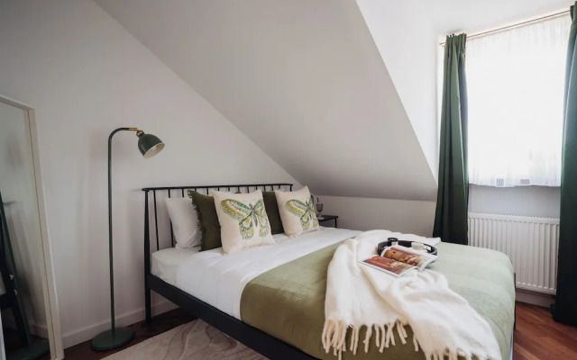 Riverside Nest - LoftAffair