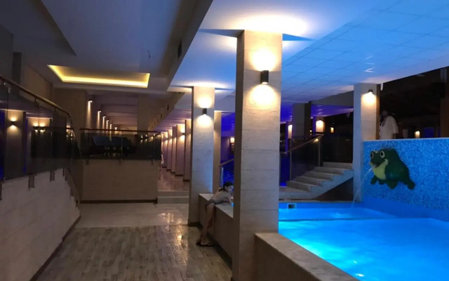 Ogi & Una Premijer 42