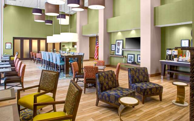 Hampton Inn & Suites Syracuse North Airport Area