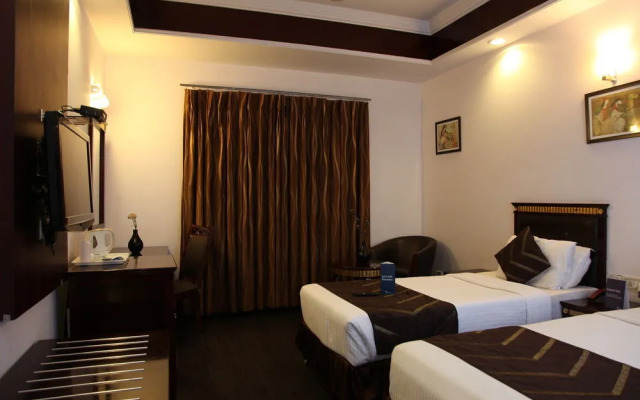 FabHotel First Star HUDA Metro