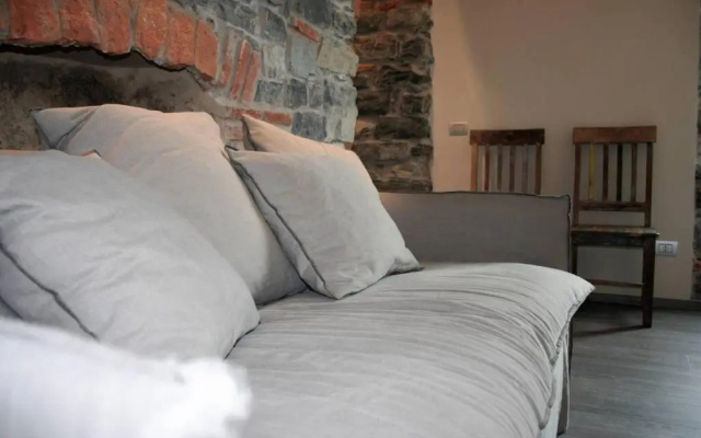ALTIDO Stylish Apt for 4, close to Como Centre