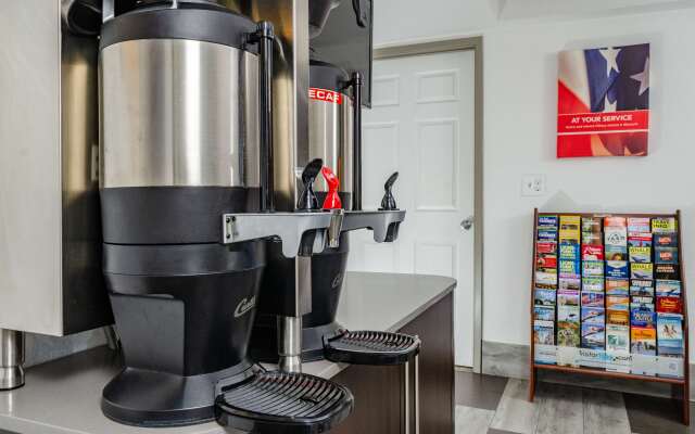 Studio 6 Fresno, CA - Extended Stay