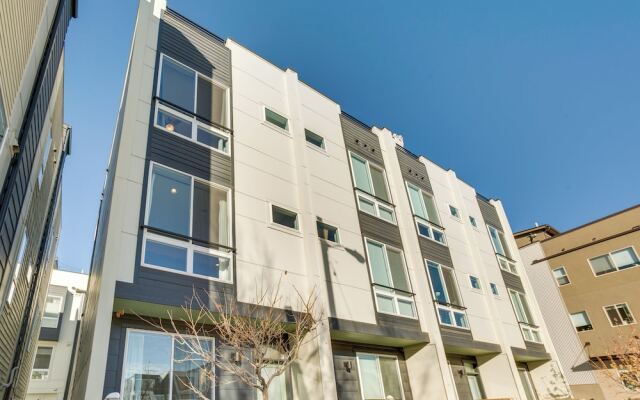 Modern Townhome w/ Rooftop Hot Tub + Mtn View