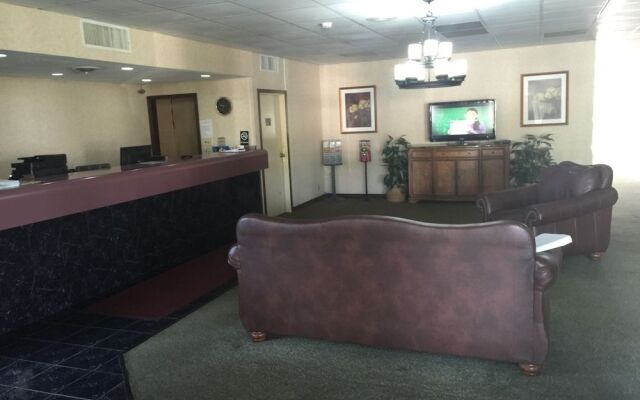 Red Carpet Inn & Suites, Muncie IN