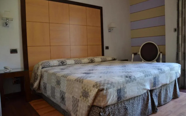 Regent Beach Hotel & Apartments