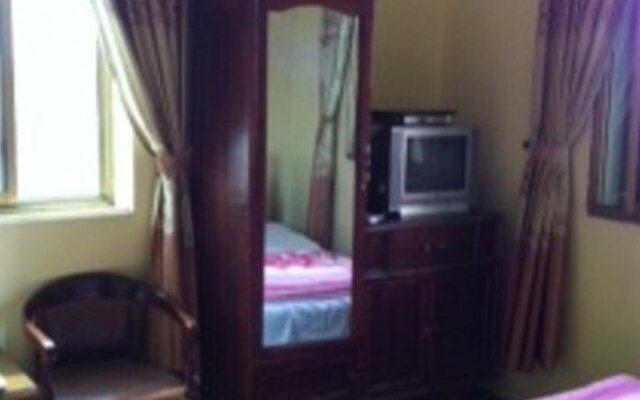 Thu Nga Hotel – Guest Rooms – Hanoi