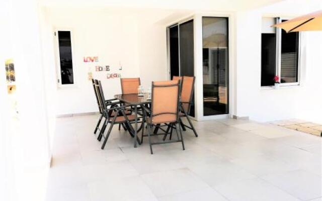 Colonial Beach Villa 33