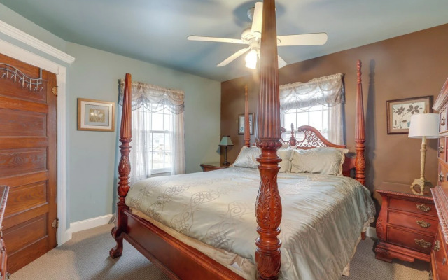 < 1/2 Mi to Boardwalk: Roomy Wildwood Retreat!