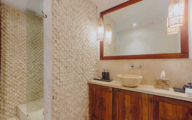 Batu Karang Lembongan Resort & Spa