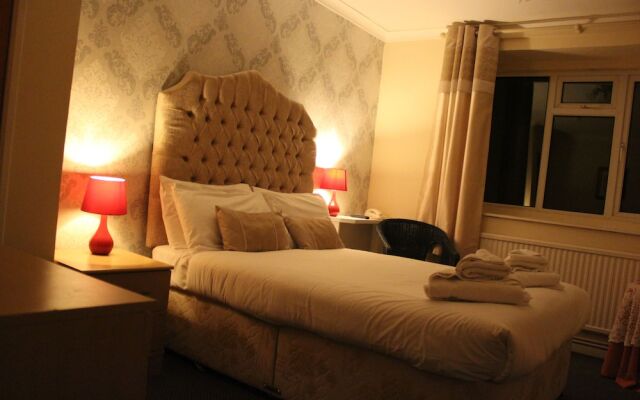 Paddocks Hotel