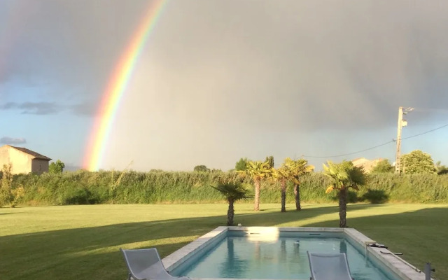 Mas en pierres dans le Luberon