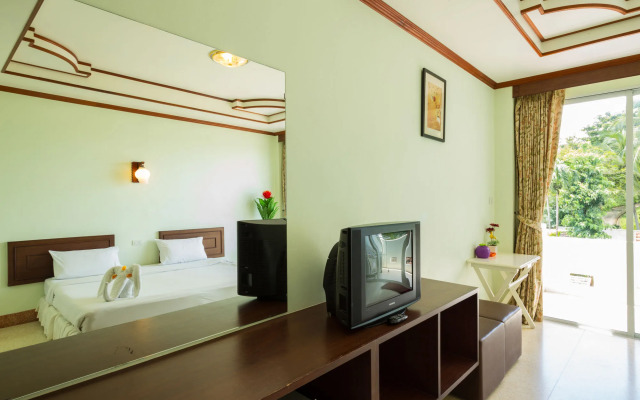 Mam Kai Bae Beach Resort