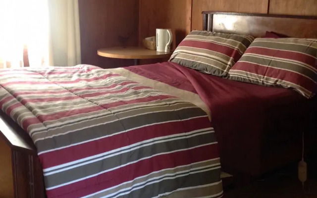 Little River Inn - Hostel
