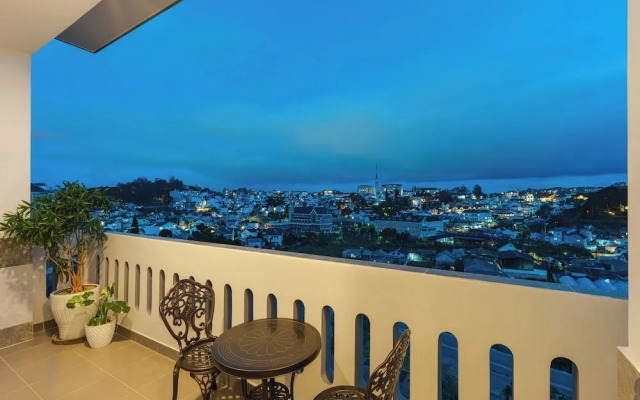 CandlePine Suites