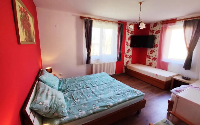 Dolce Villa Balaton Gyöngyvirágház