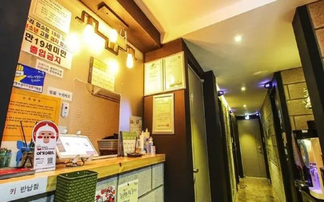 D Station