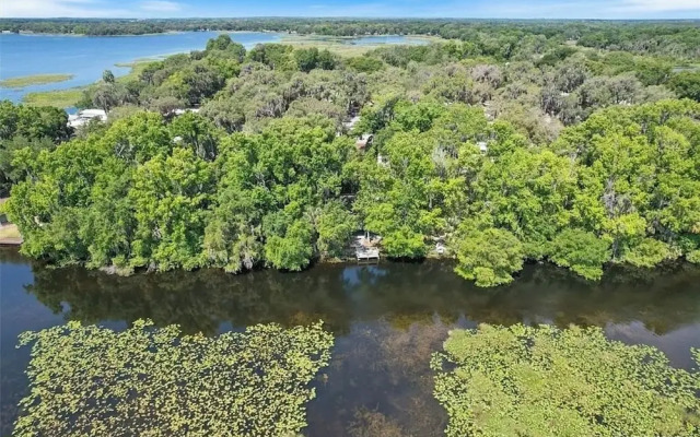 Rustic Lakehouse kayaks fishing bonfires