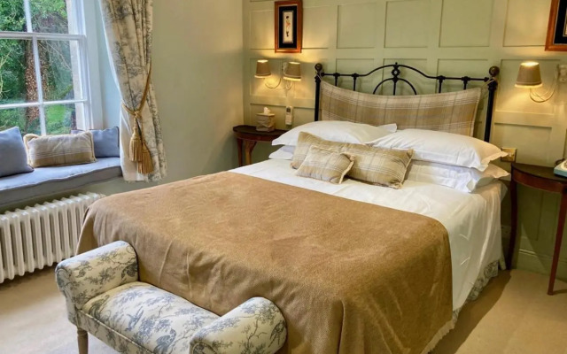 Burleigh Court Cotswols