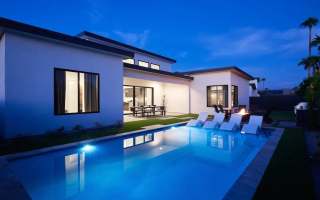 Ember-pool Heat Available-in North Scottsdale