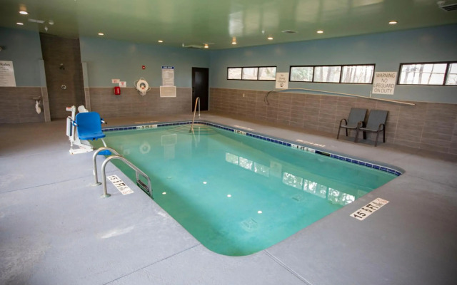 Holiday Inn Express & Suites Locust Grove by IHG