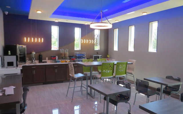Hotel Blue - Woodlands