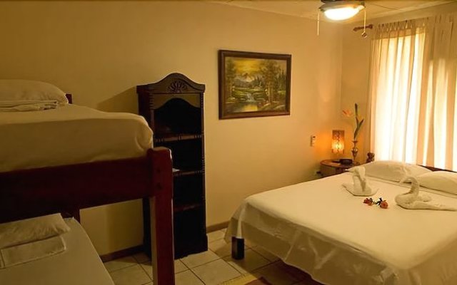 Lauras House B&B