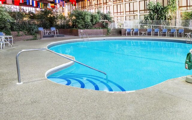 Travelodge Peoria Hotel and Conference Center
