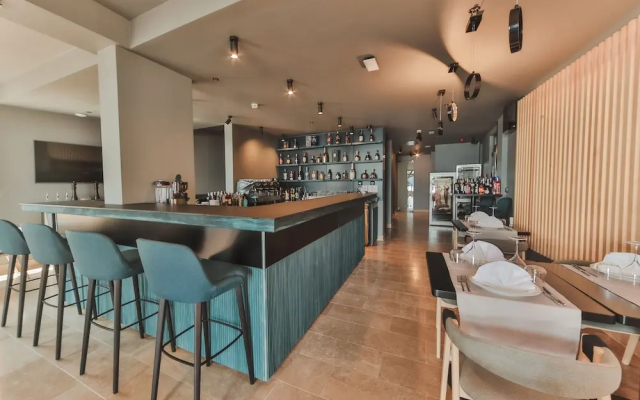 Boutique Hotel Shell