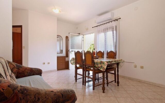 Apartment 1858
