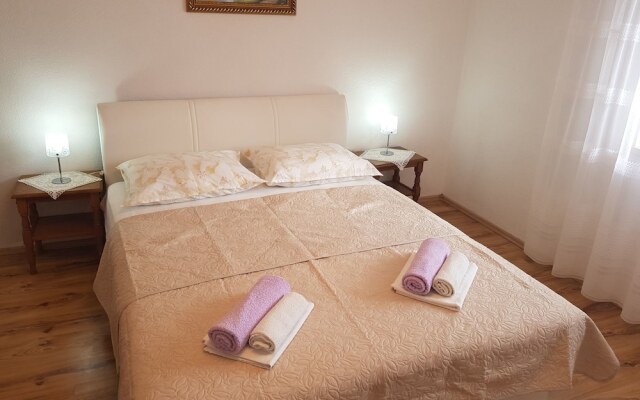 Apartment Tomljanovic