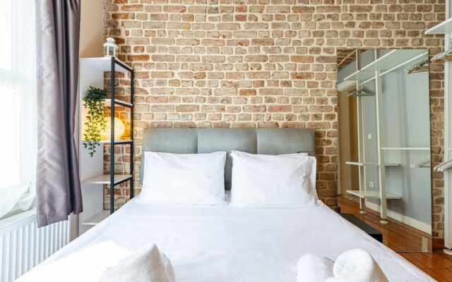 Nostalgic Flat Near Galata Tower in Beyoglu