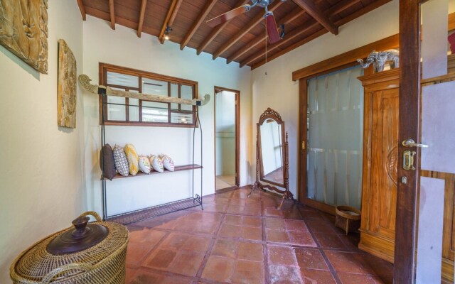 Villa Santhi