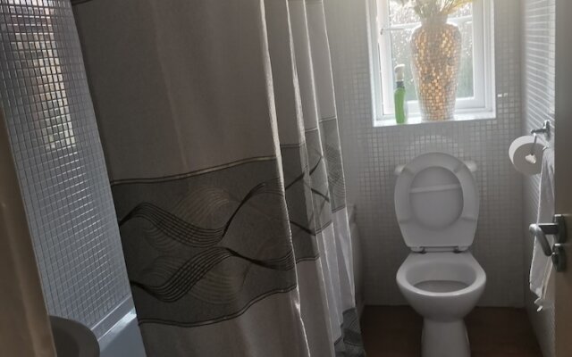 Beautiful 1-bed House in Manchester