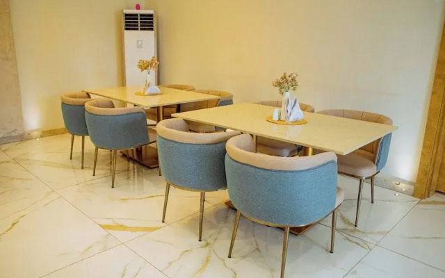 Check Inn Hotels Apo