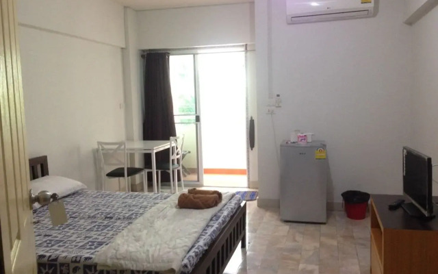 Yaowamal Apartment