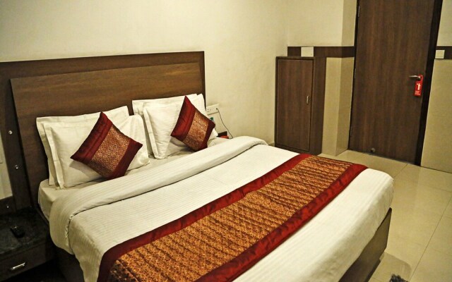 Capital O 4302 Hotel Imperial Lodge