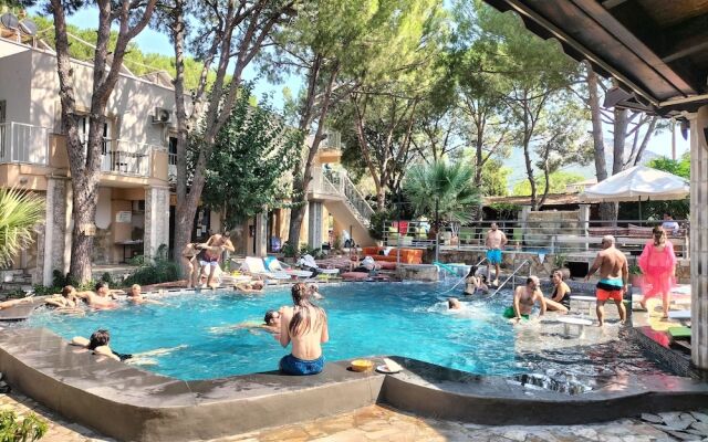 Efes Hidden Garden Resort Otel