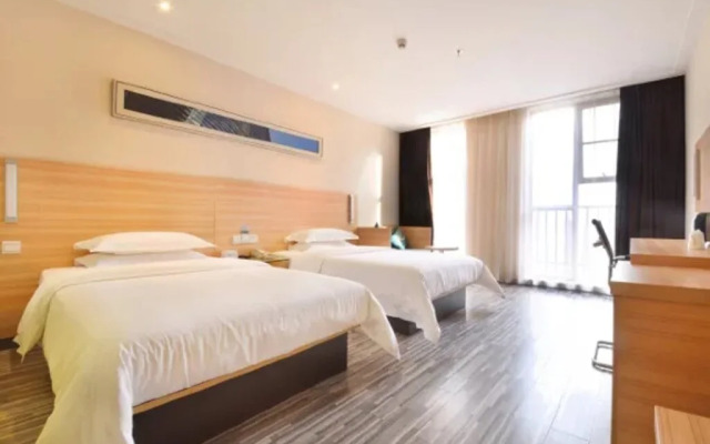 Hanting Express Wuhan Huangpi Panlong Town