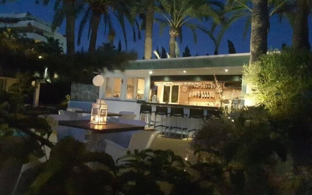 Banus Lodge