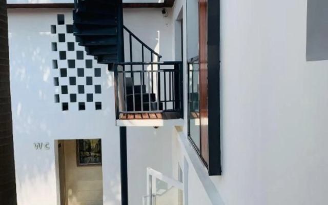Warmness Hotel