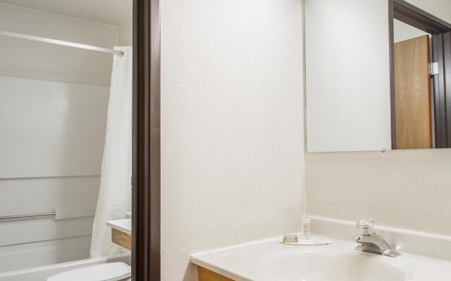 Asteria Inn & Suites