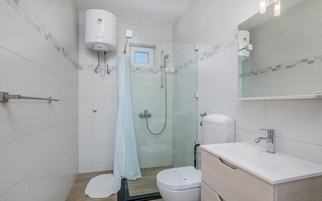 Beautiful Home in Barusici With Wifi and 3 Bedrooms