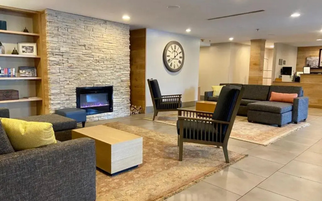 Country Inn & Suites by Radisson, Jackson, TN