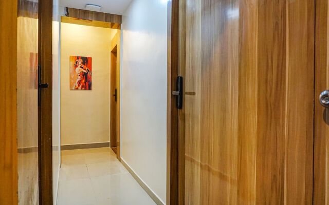 Fabhotel Tan Square