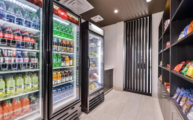 Holiday Inn Express & Suites Kansas City - Lee's Summit by IHG