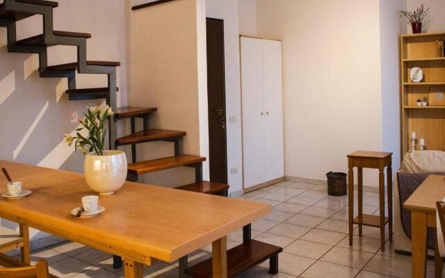 ALTIDO Lively 2 bedroom Apt with Parking close to Como